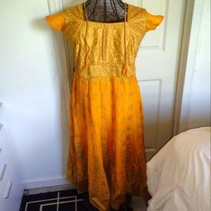 Yellow and gold traditional Indian dress size XL